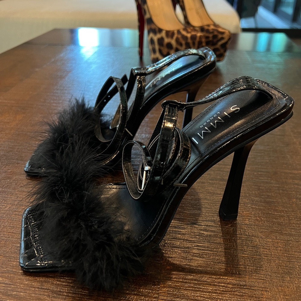 Simmi London Black strappy Fur Heels